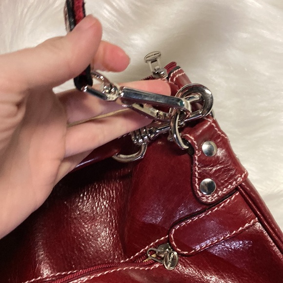 GORGEOUS Italian Leather red travel bag 🧳 - Picture 5 of 10